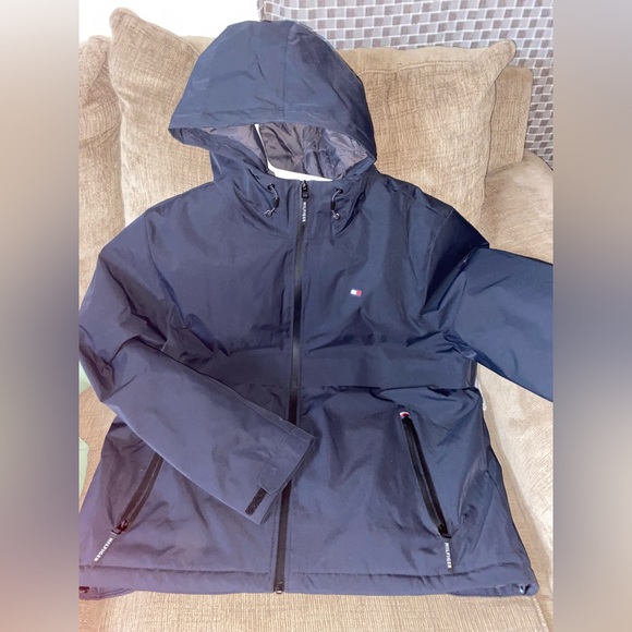 Rarely used Tommy Hilfiger Stretch, Water- Resistant, Wind- Resistant Hoodie Zip - Picture 2 of 2